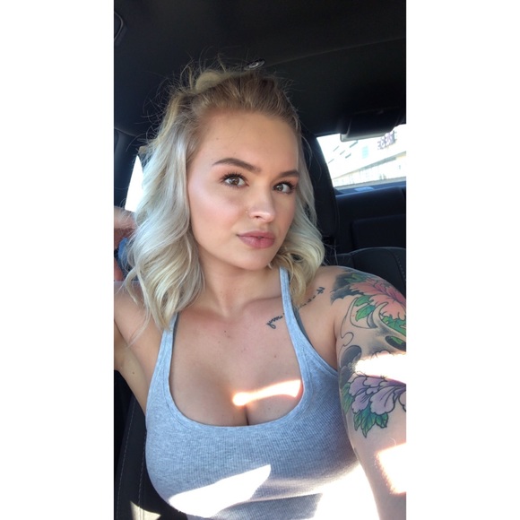 Meet your Posher, Madison - Picture 1 of 1